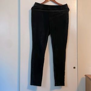 Gloria Vanderbilt black Corduroy dress pants. Size S.